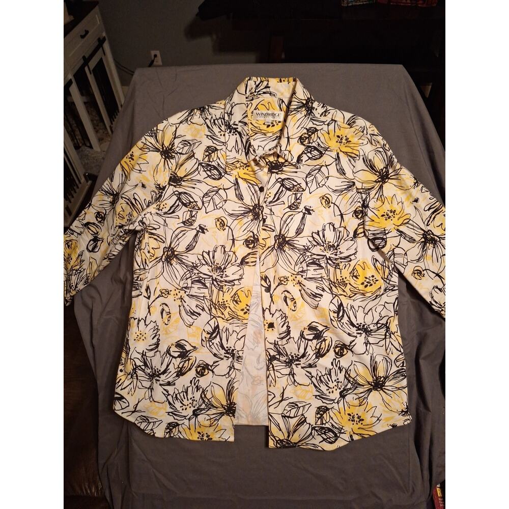 Windridge Women’s L Button Up Shirt Yellow Black Floral Sketch Print 3/4 Sleeve